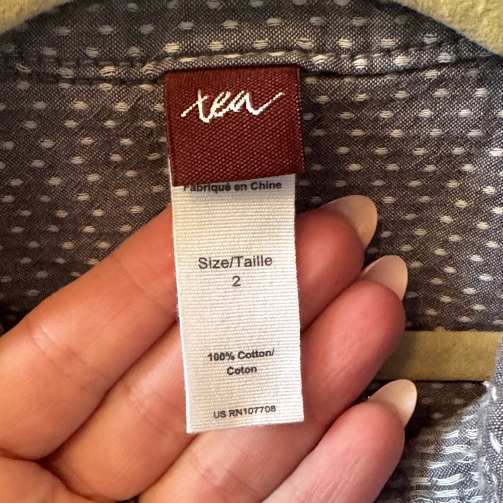 Tea Collection Charcoal Short-Sleeve Button-Down Shirt with Tiny Diamond Print - Picture 2 of 8